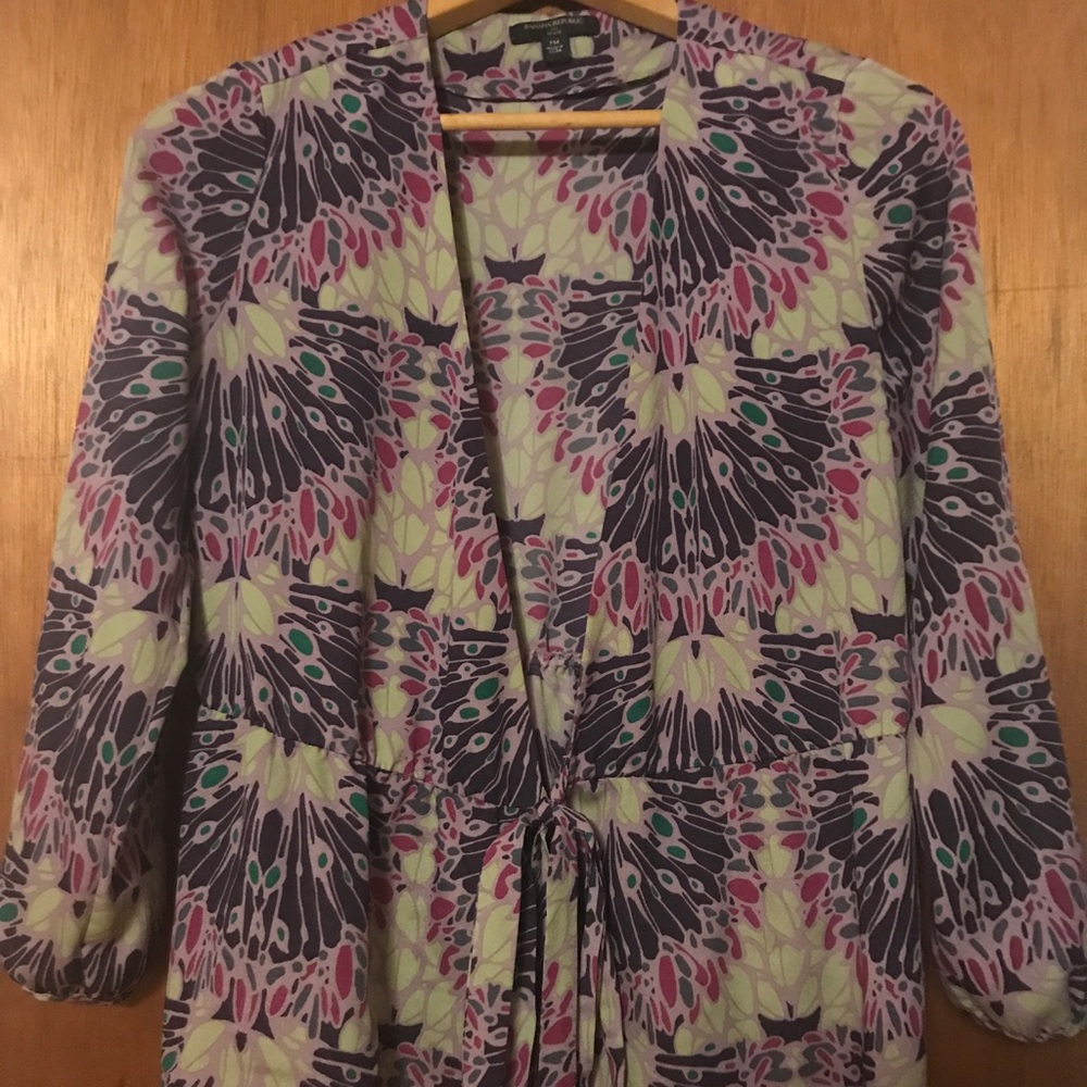 FALL SALE Gorgeous Banana Republic blouse.